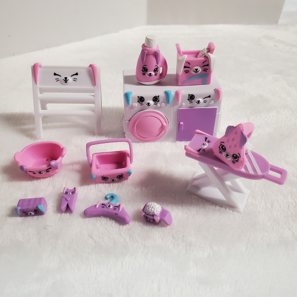 Shopkins Purple and Pink Doll Playset - Picture 2 of 5